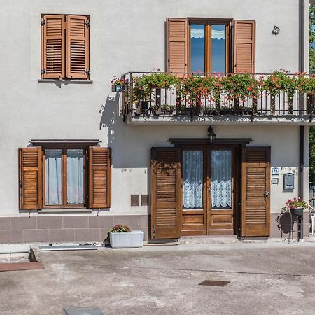 Appartamento Tra I Due Laghi Baselga di Pine Exterior photo